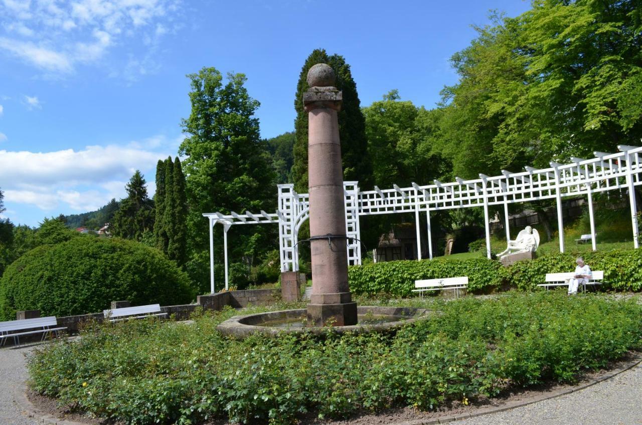 Ferienwohnung Am Kurpark Bad Wildbad Bagian luar foto