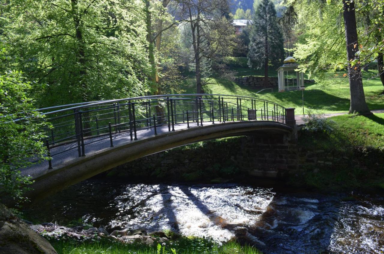 Ferienwohnung Am Kurpark Bad Wildbad Bagian luar foto